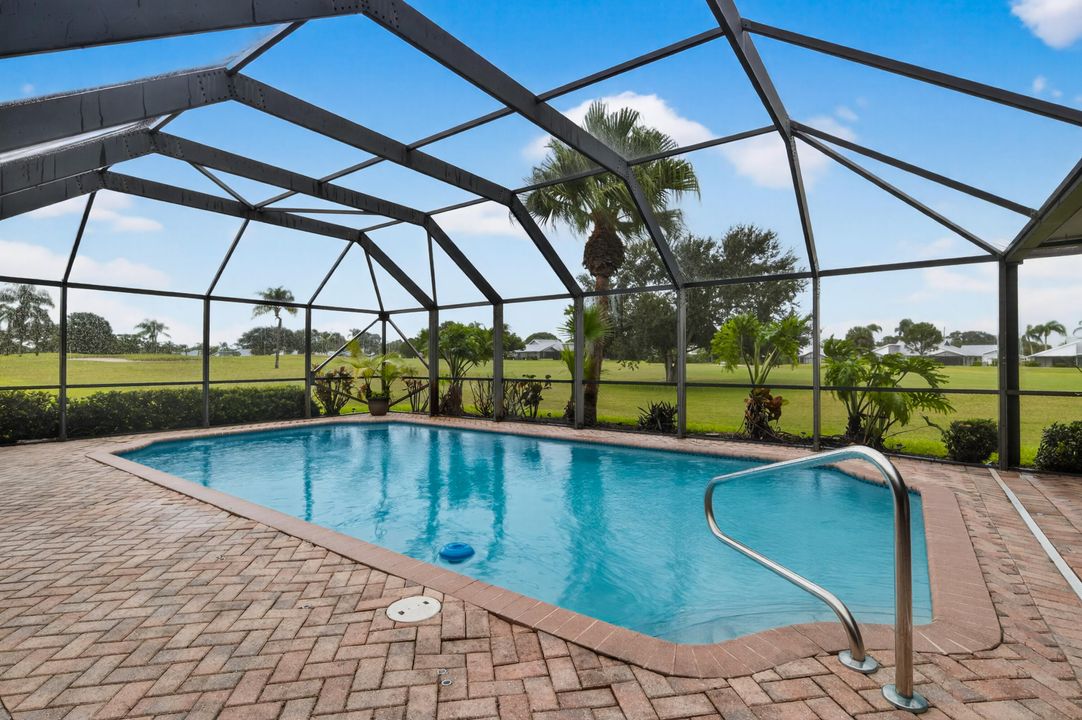 Под контрактом: $699,000 (3 спален, 2 ванн, 2693 Квадратных фут)