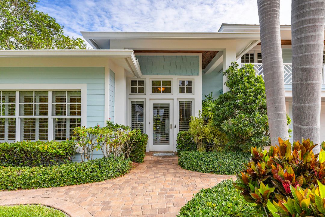 For Sale: $5,100,000 (6 beds, 5 baths, 4314 Square Feet)