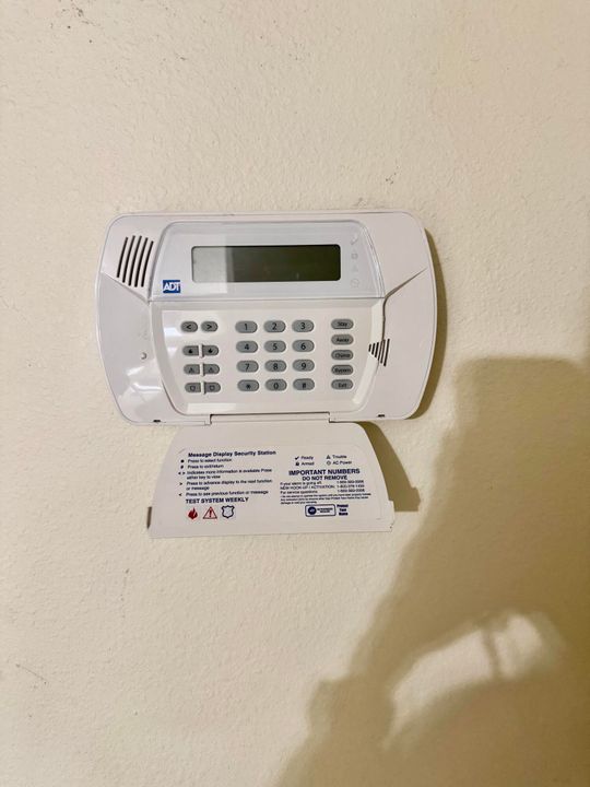 For Sale: $299,000 (3 beds, 2 baths, 1847 Square Feet)