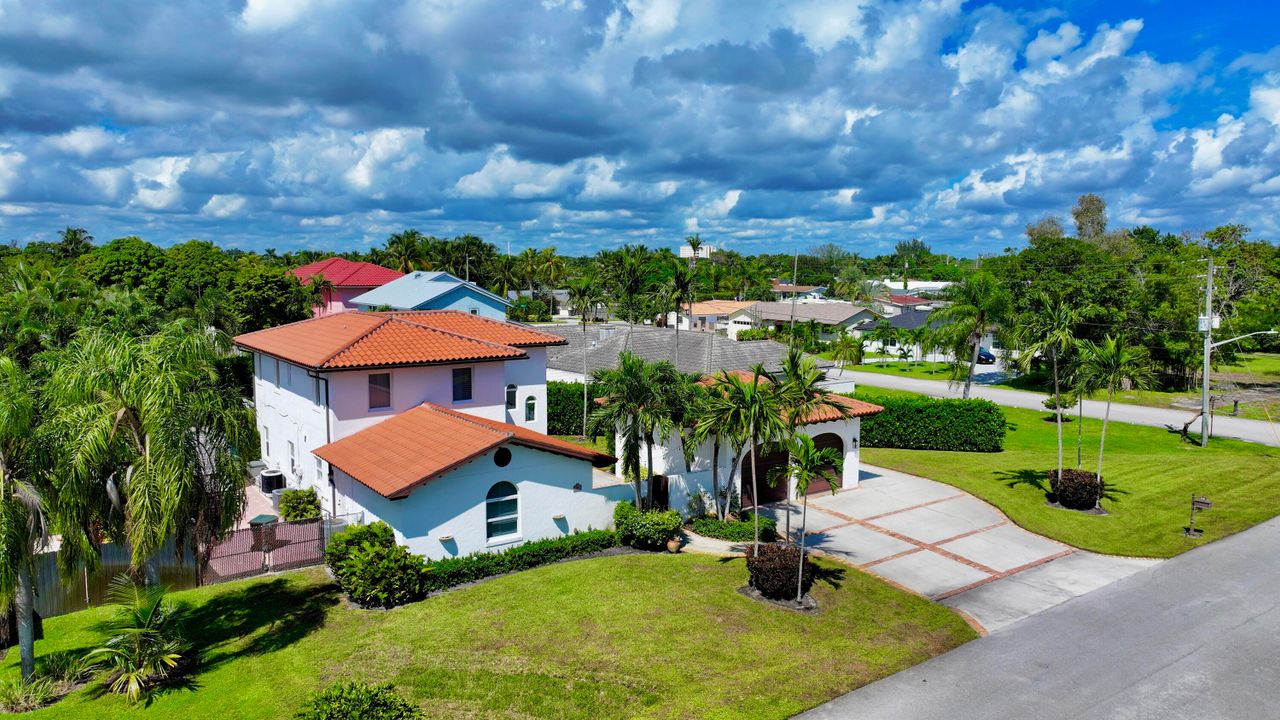 For Rent: $5,300 (4 beds, 3 baths, 2509 Square Feet)