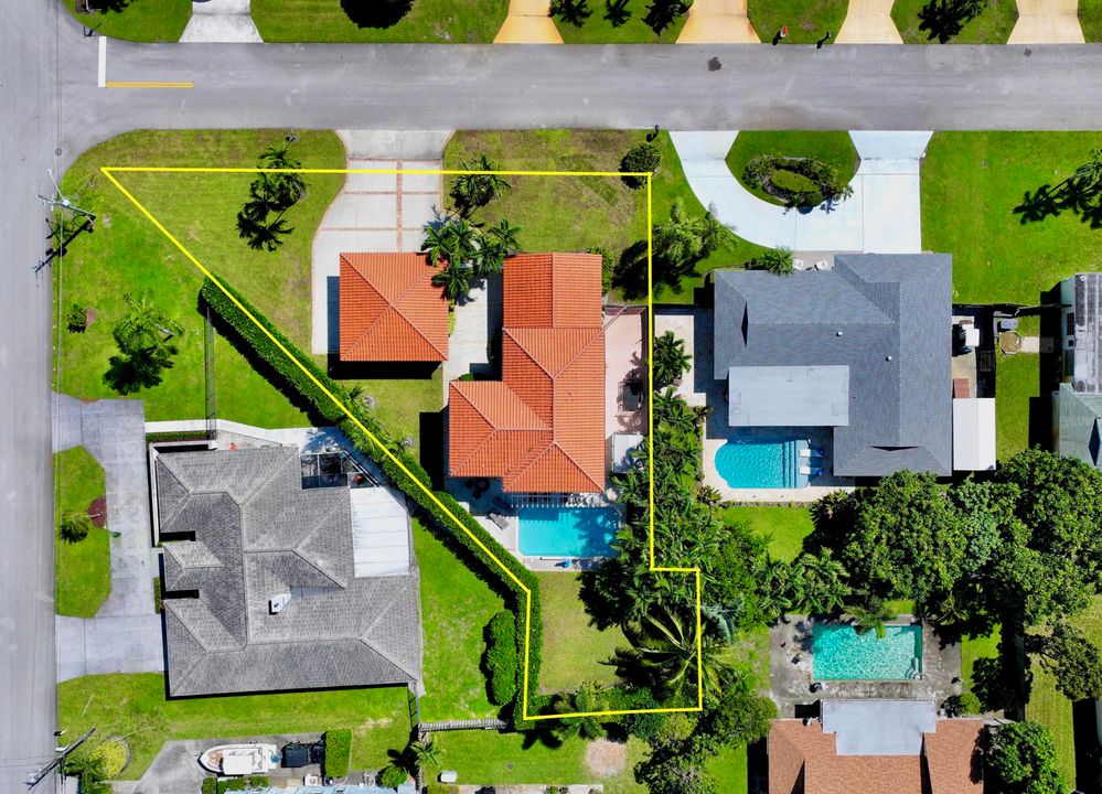 For Rent: $5,300 (4 beds, 3 baths, 2509 Square Feet)