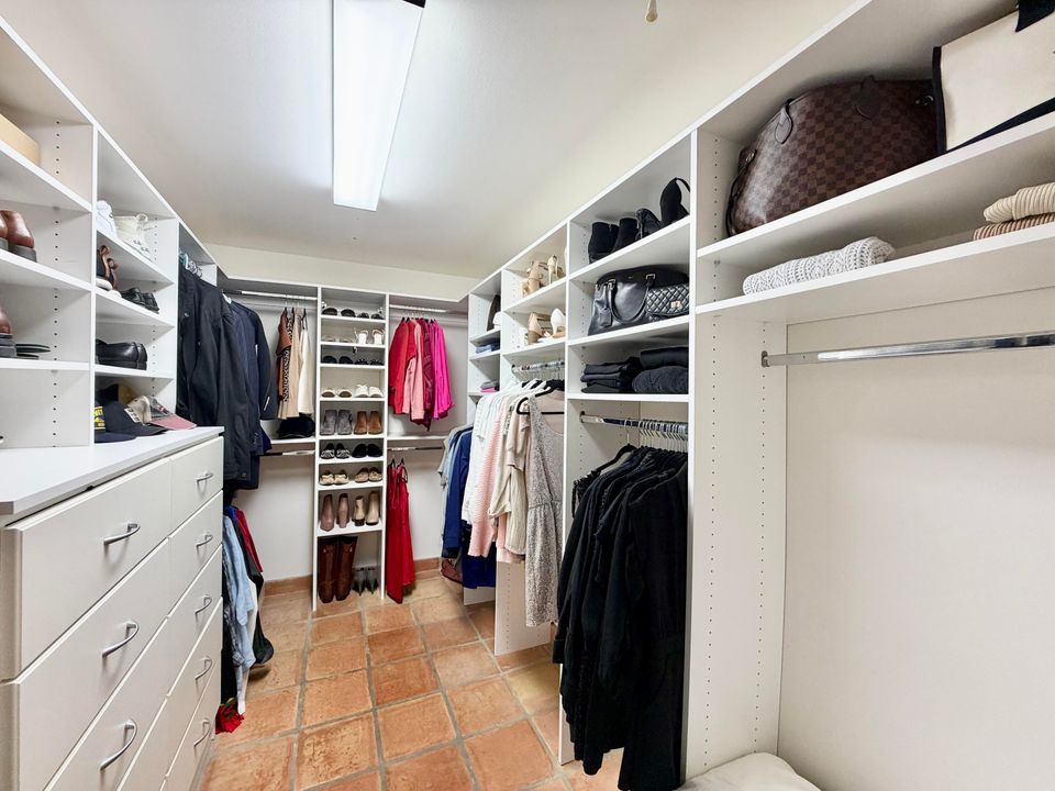 For Rent: $5,300 (4 beds, 3 baths, 2509 Square Feet)