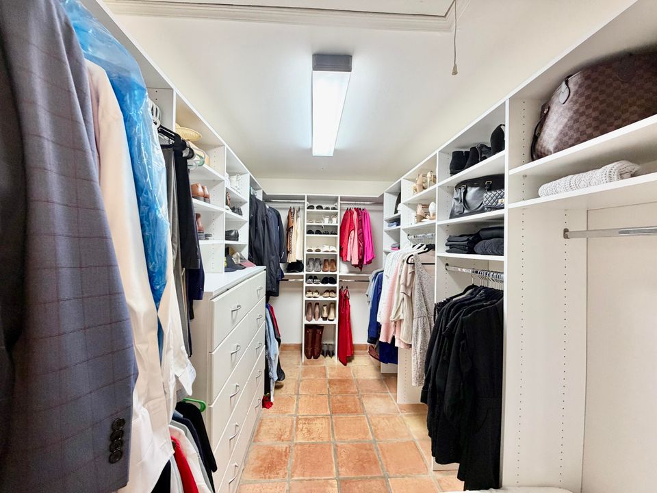 For Rent: $5,300 (4 beds, 3 baths, 2509 Square Feet)