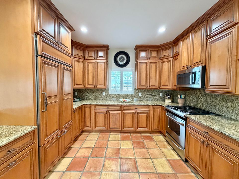 For Rent: $5,300 (4 beds, 3 baths, 2509 Square Feet)