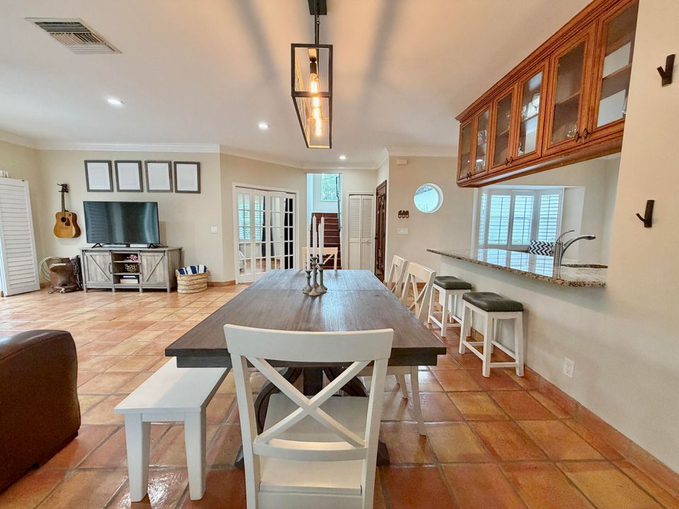 For Rent: $5,300 (4 beds, 3 baths, 2509 Square Feet)