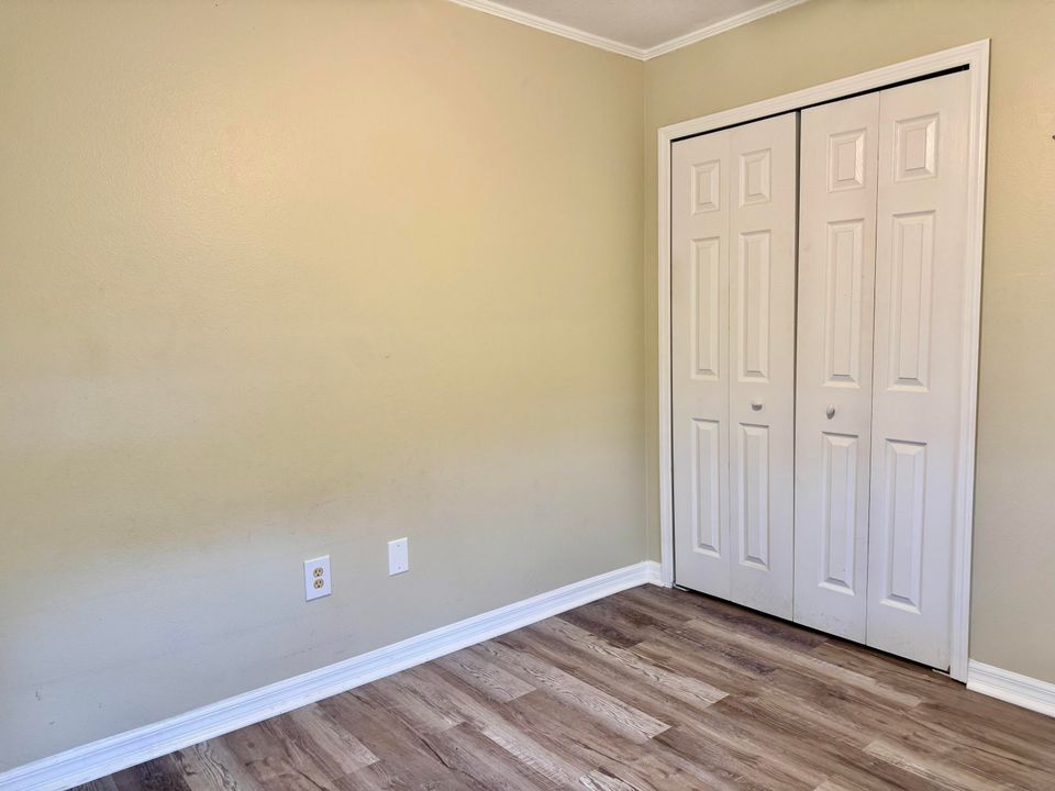 For Sale: $299,000 (3 beds, 2 baths, 1847 Square Feet)