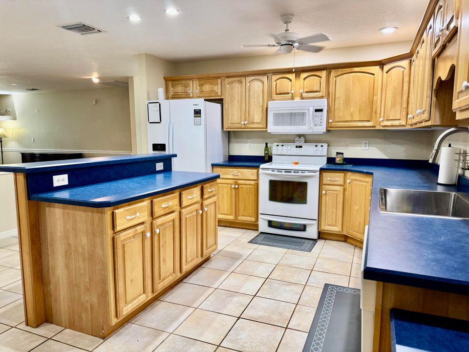 For Sale: $299,000 (3 beds, 2 baths, 1847 Square Feet)