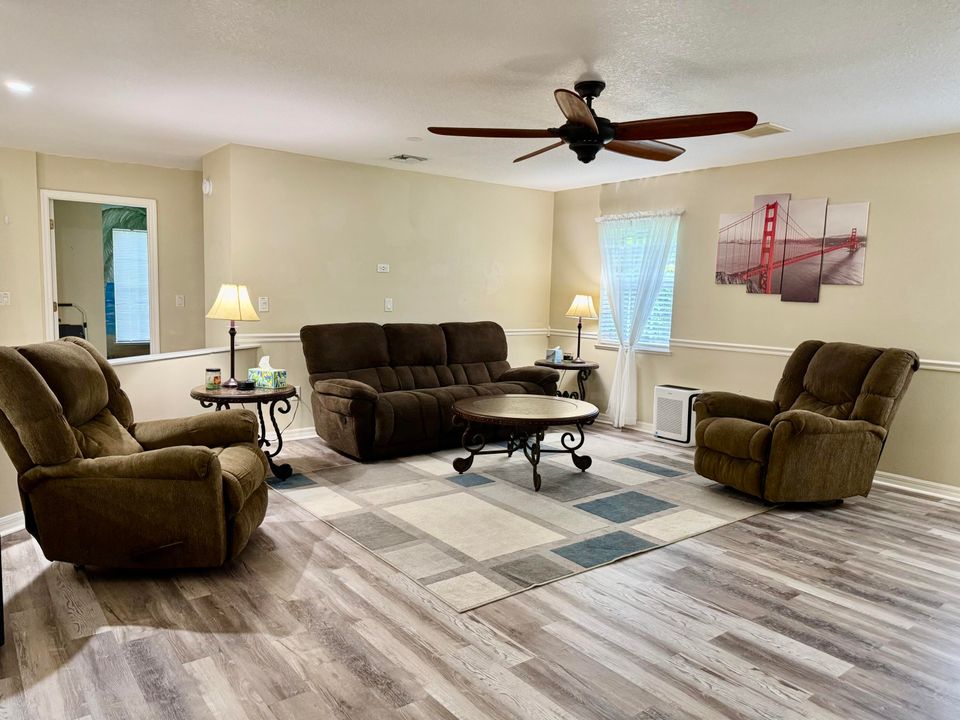 For Sale: $299,000 (3 beds, 2 baths, 1847 Square Feet)