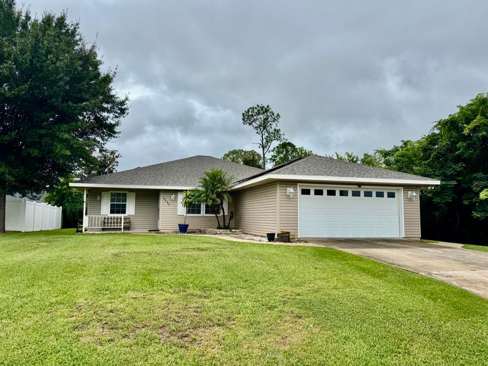 For Sale: $299,000 (3 beds, 2 baths, 1847 Square Feet)