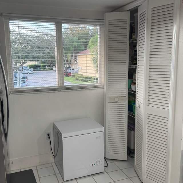 На продажу: $240,000 (2 спален, 2 ванн, 1201 Квадратных фут)