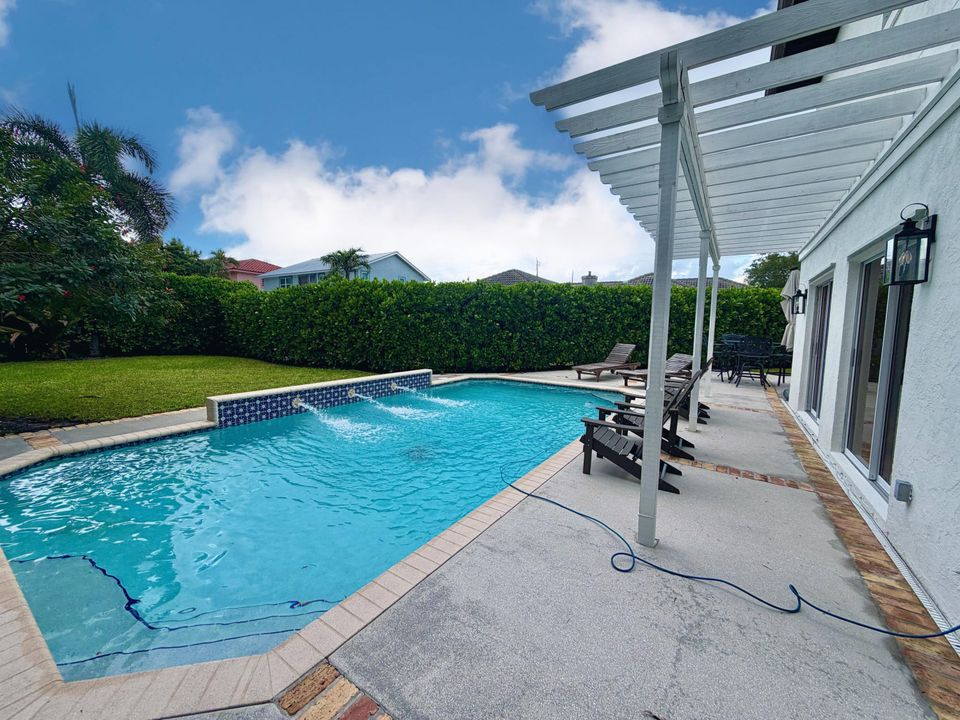 For Rent: $5,300 (4 beds, 3 baths, 2509 Square Feet)