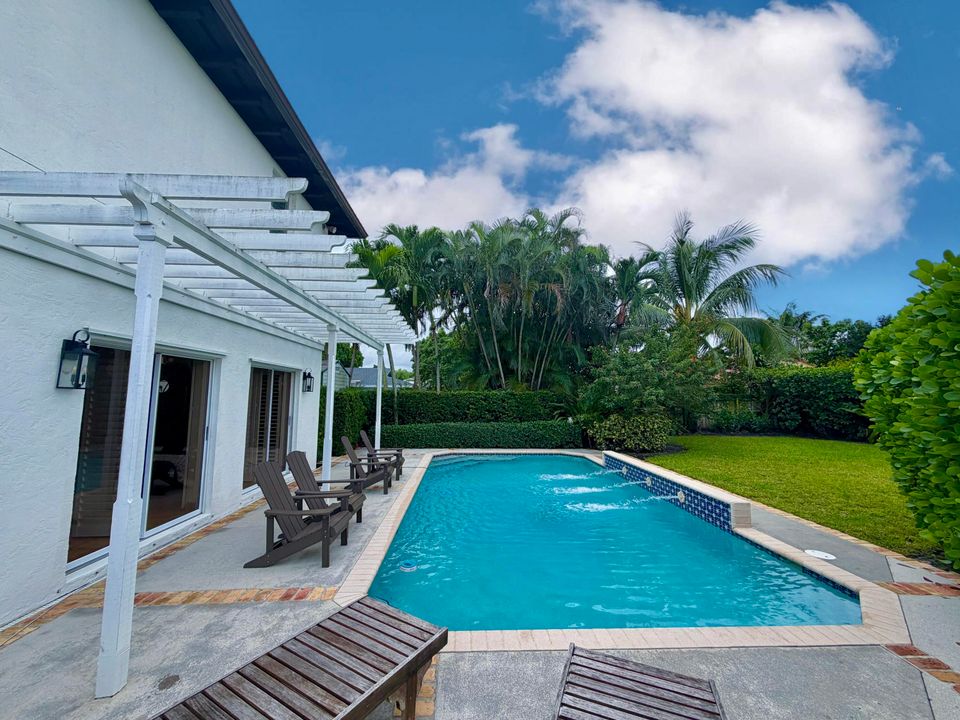 For Rent: $5,300 (4 beds, 3 baths, 2509 Square Feet)