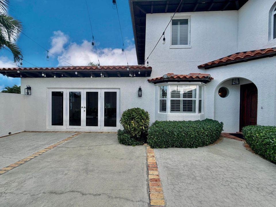 For Rent: $5,300 (4 beds, 3 baths, 2509 Square Feet)