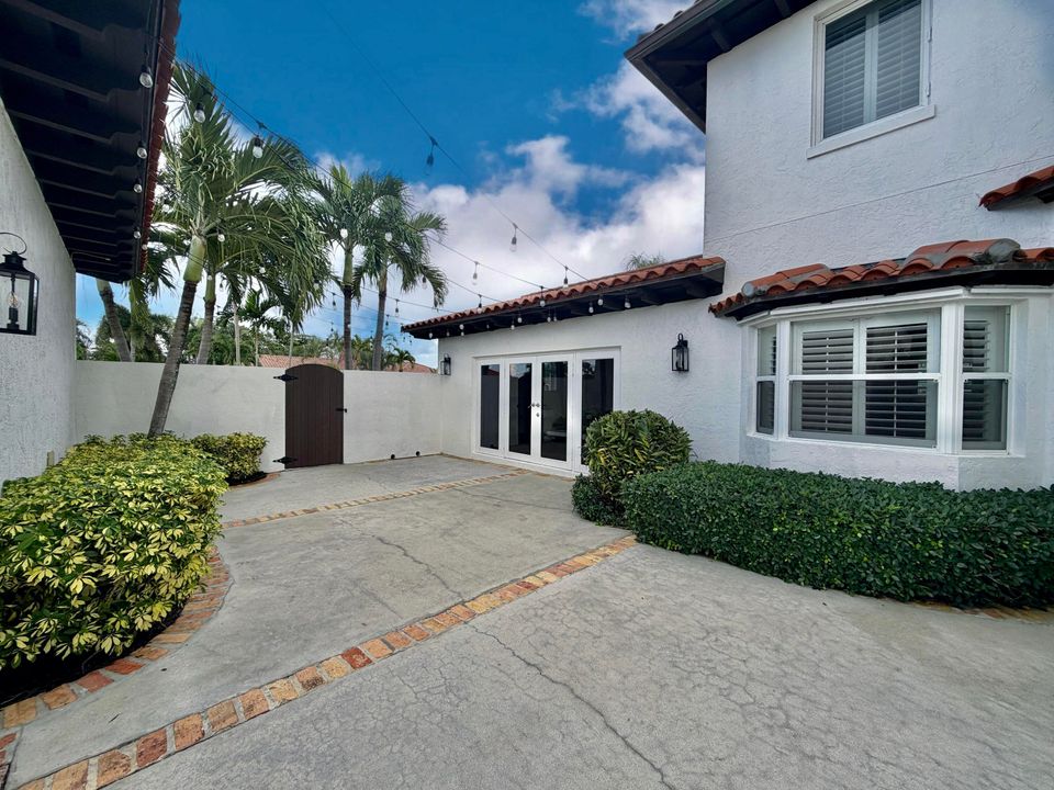 For Rent: $5,300 (4 beds, 3 baths, 2509 Square Feet)