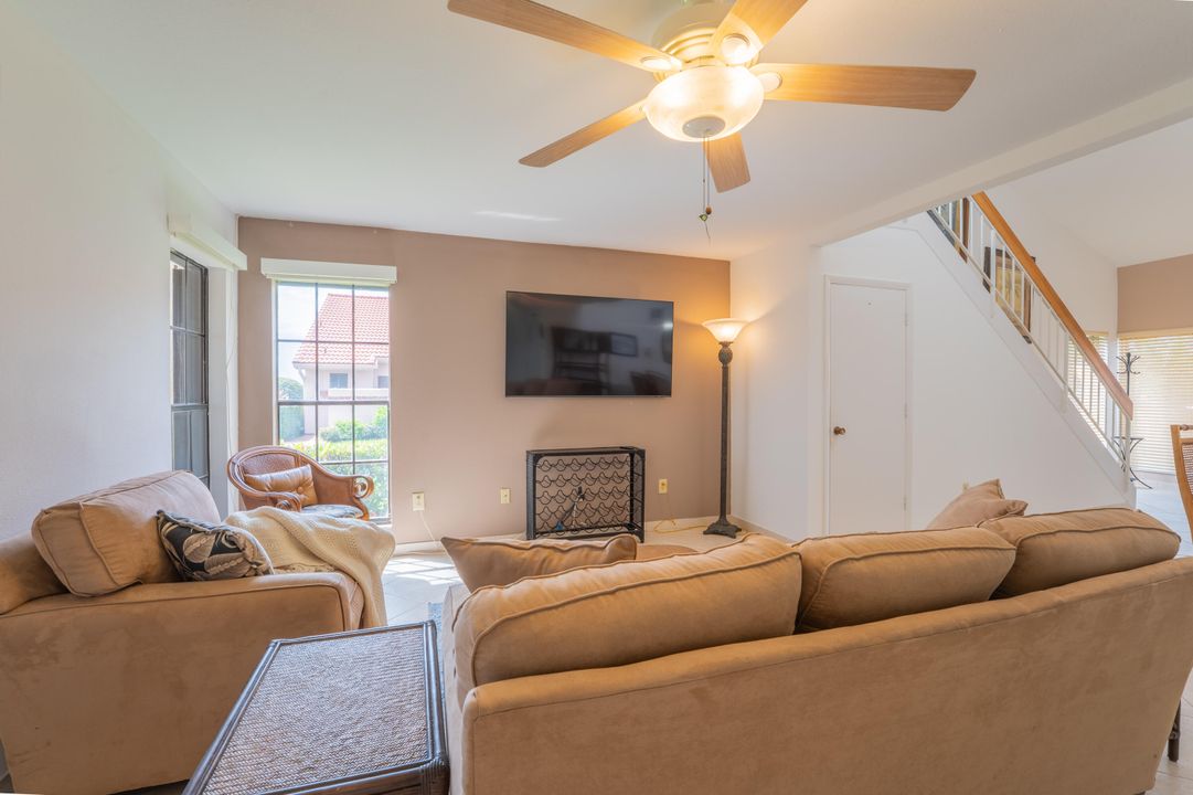 For Sale: $319,000 (2 beds, 2 baths, 1434 Square Feet)