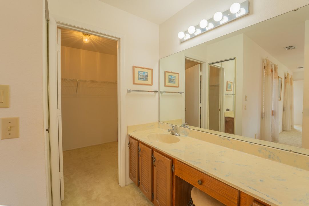 For Sale: $319,000 (2 beds, 2 baths, 1434 Square Feet)