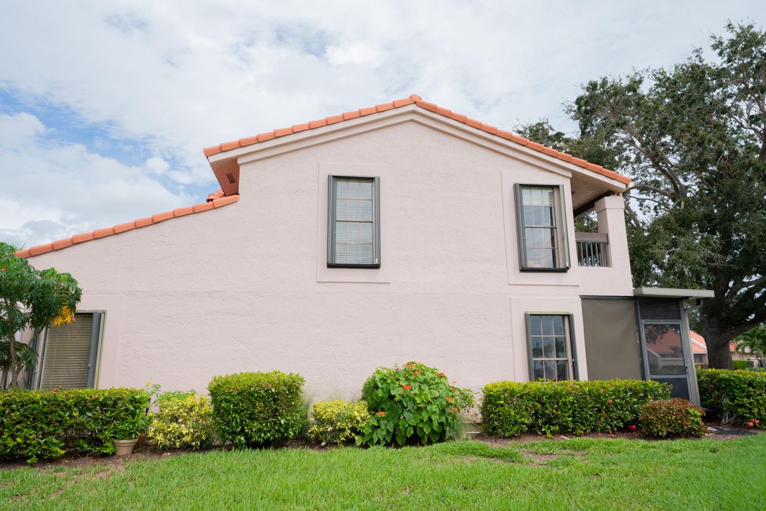 For Sale: $319,000 (2 beds, 2 baths, 1434 Square Feet)