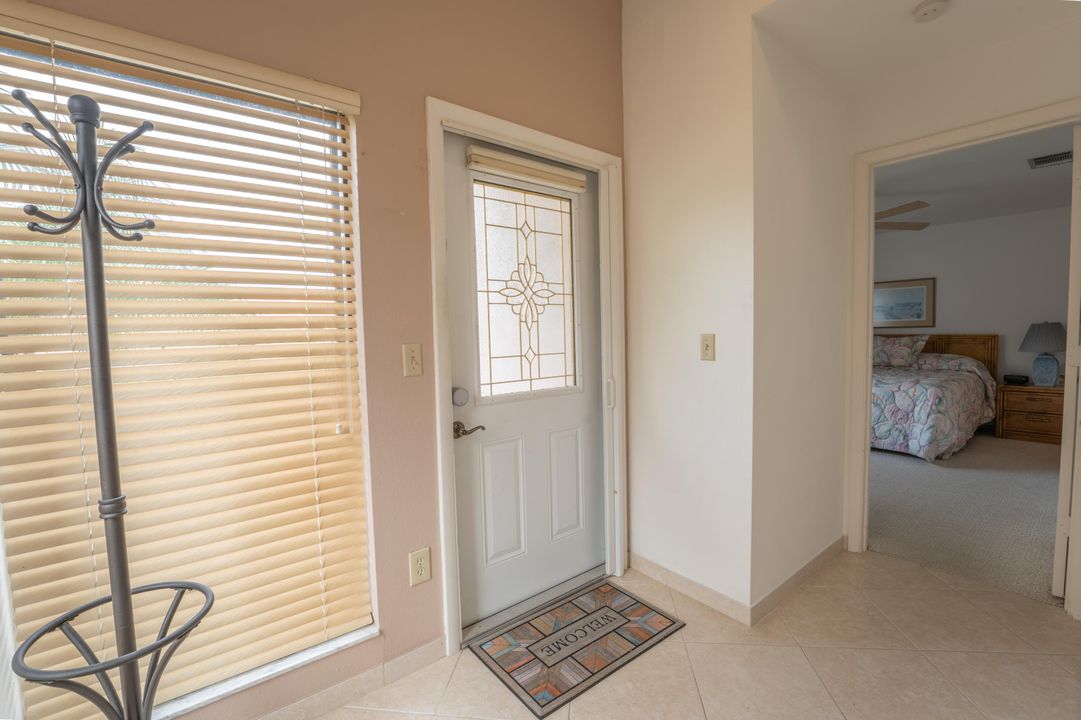 For Sale: $319,000 (2 beds, 2 baths, 1434 Square Feet)