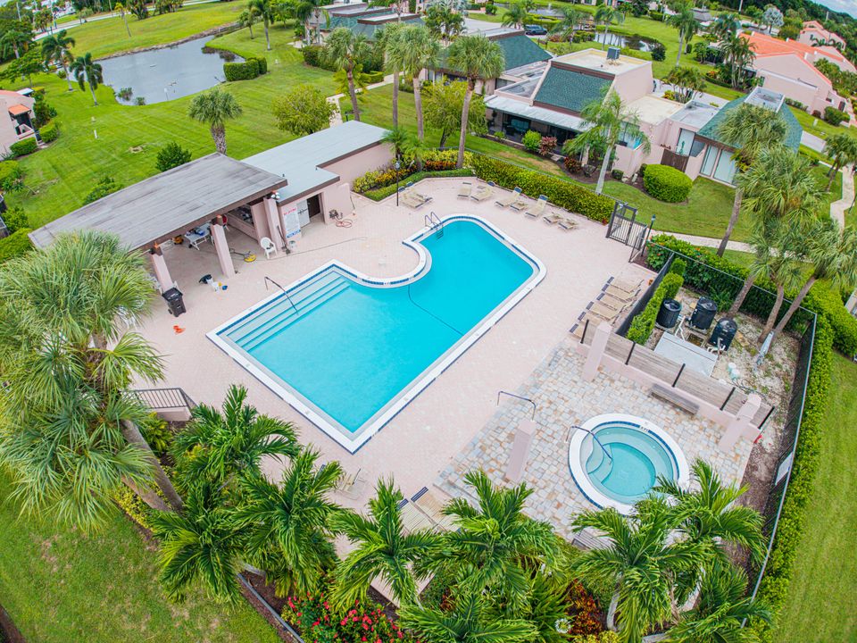 For Sale: $319,000 (2 beds, 2 baths, 1434 Square Feet)