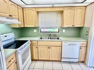 Active With Contract: $109,500 (2 beds, 2 baths, 968 Square Feet)
