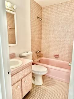 Active With Contract: $109,500 (2 beds, 2 baths, 968 Square Feet)