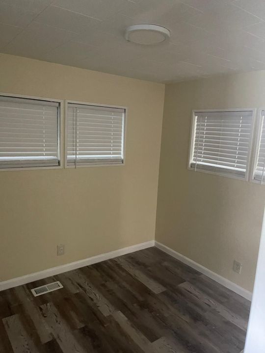 待售: $90,000 (2 贝兹, 2 浴室, 1200 平方英尺)