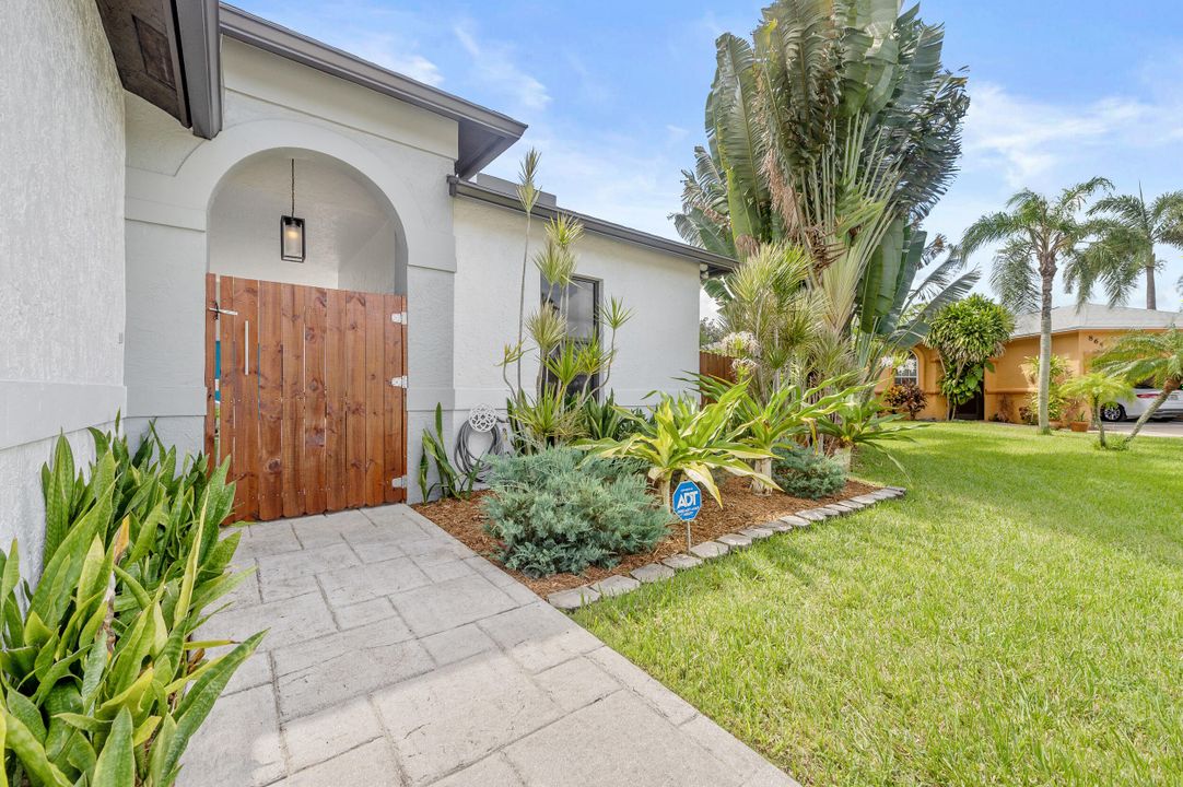 Recently Sold: $695,000 (3 beds, 3 baths, 1854 Square Feet)