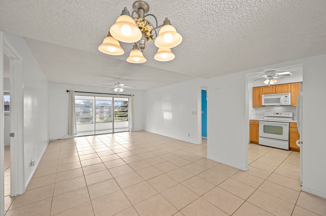 For Sale: $99,000 (2 beds, 2 baths, 1050 Square Feet)