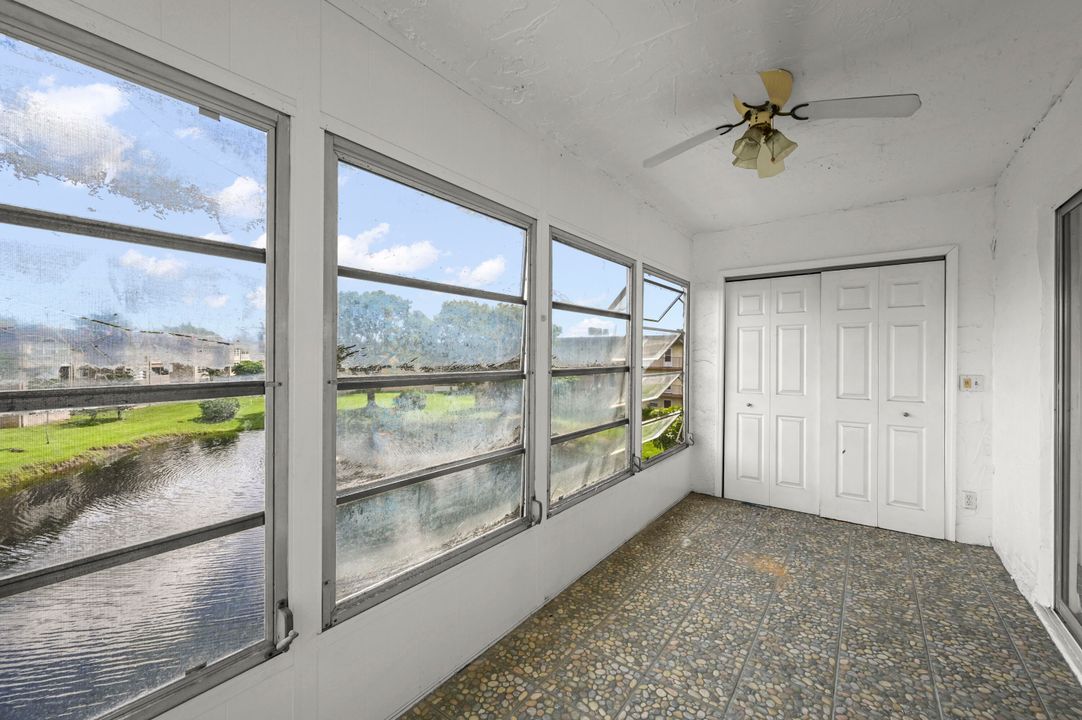 For Sale: $99,000 (2 beds, 2 baths, 1050 Square Feet)