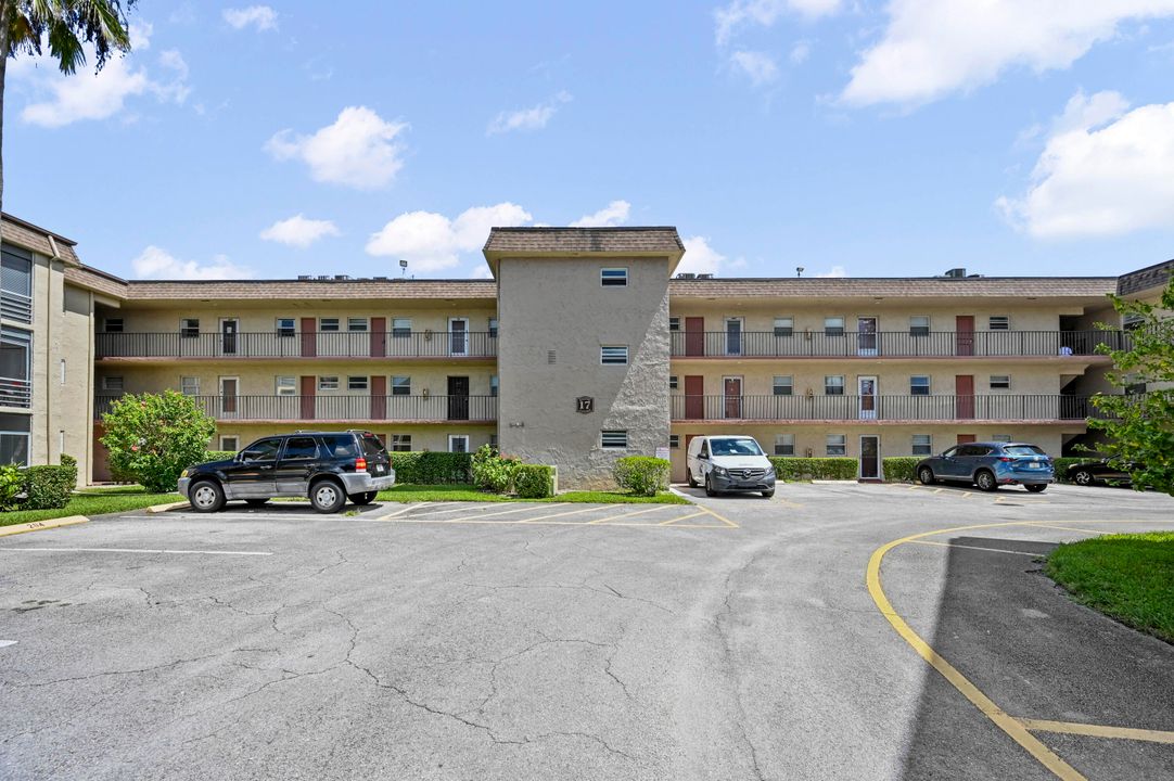 For Sale: $99,000 (2 beds, 2 baths, 1050 Square Feet)