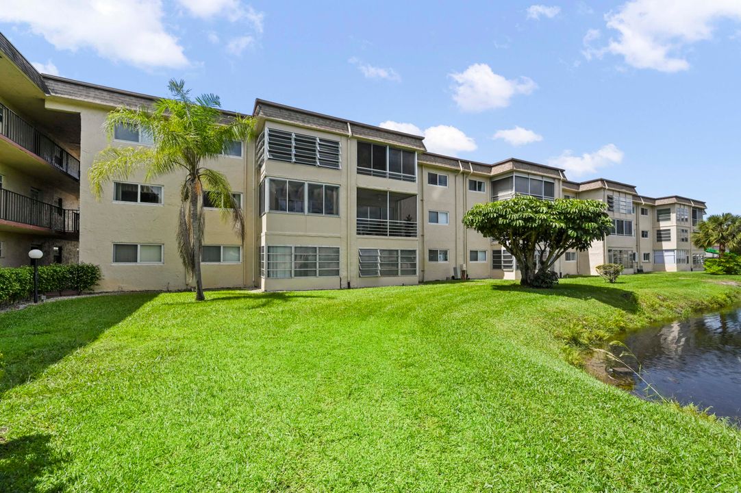 For Sale: $99,000 (2 beds, 2 baths, 1050 Square Feet)