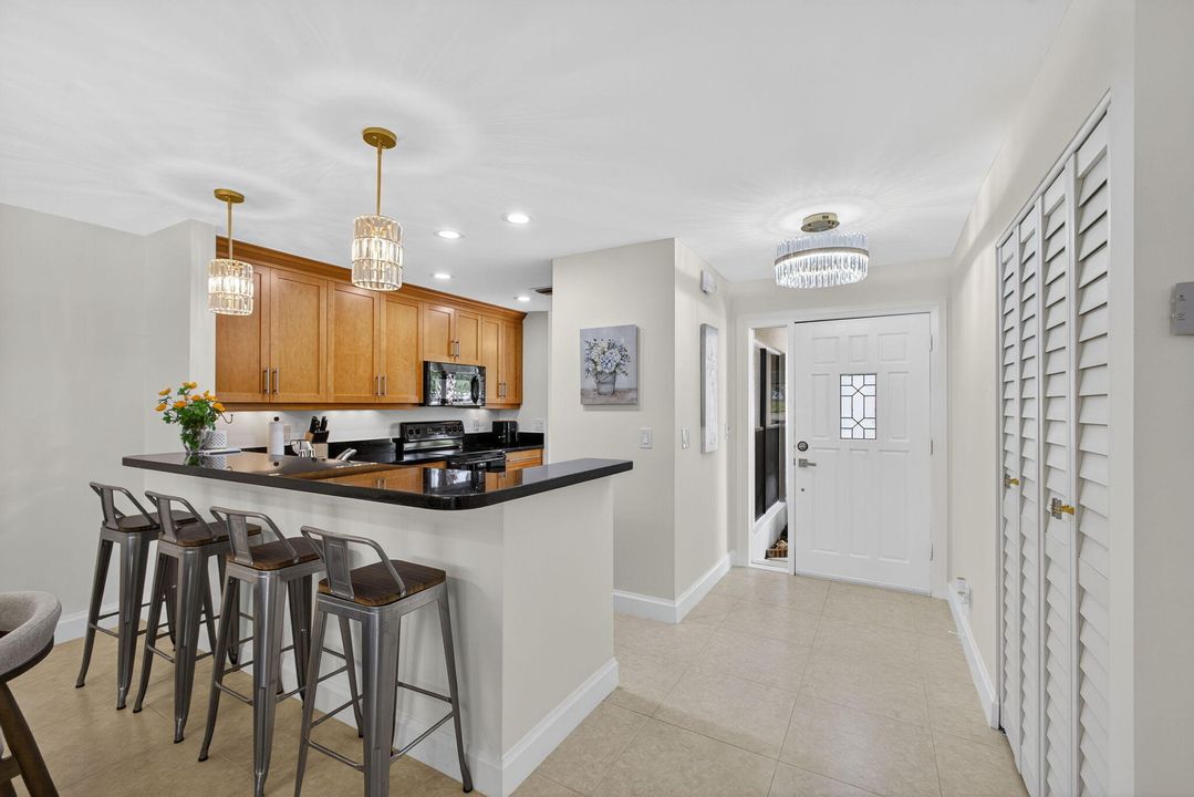 В аренду: $6,500 (3 спален, 2 ванн, 1818 Квадратных фут)