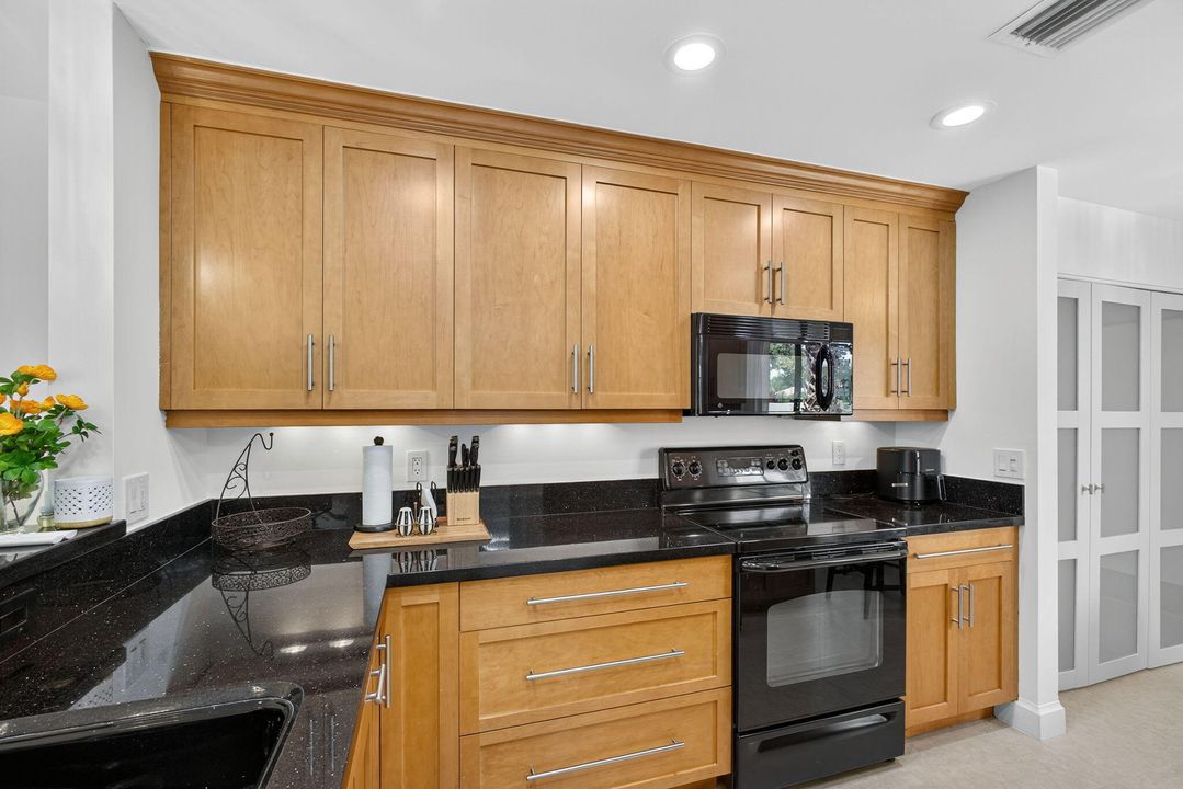 В аренду: $6,500 (3 спален, 2 ванн, 1818 Квадратных фут)