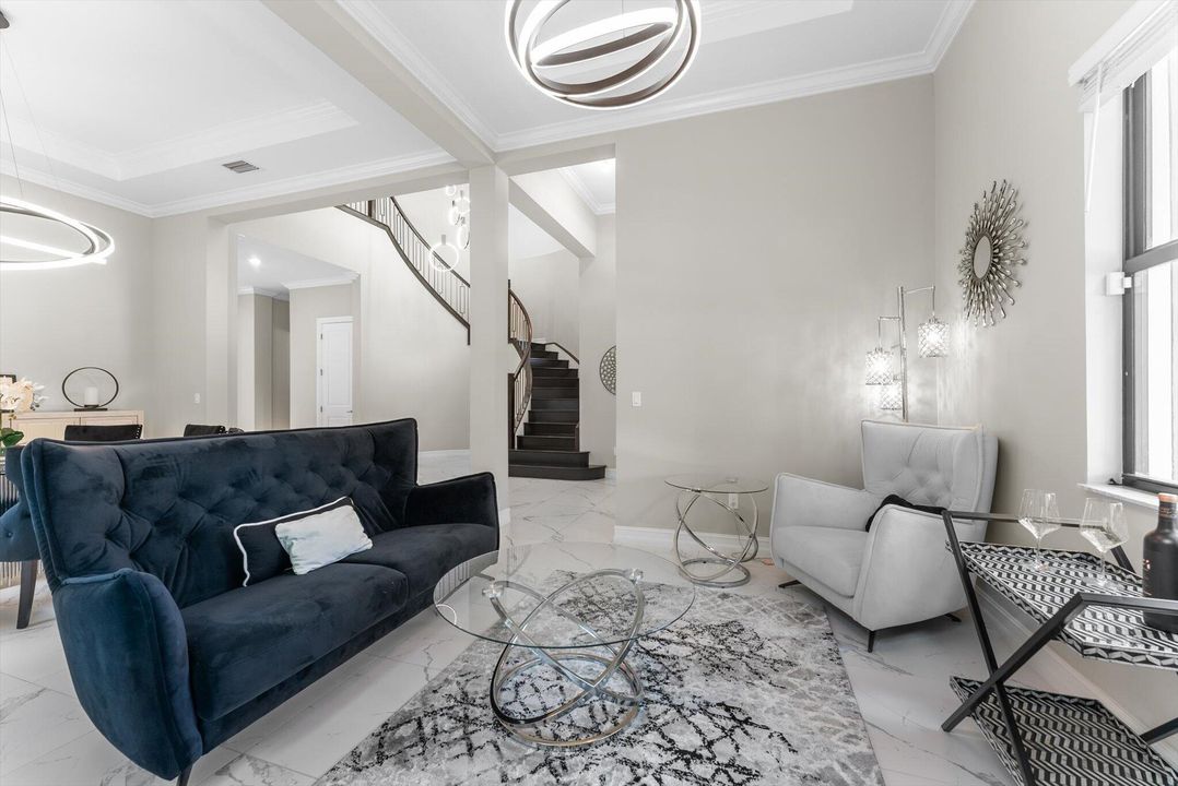 Activo con contrato: $1,777,000 (7 camas, 5 baños, 5369 Pies cuadrados)