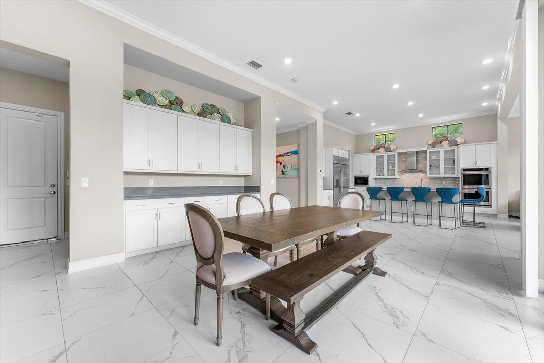 Activo con contrato: $1,777,000 (7 camas, 5 baños, 5369 Pies cuadrados)