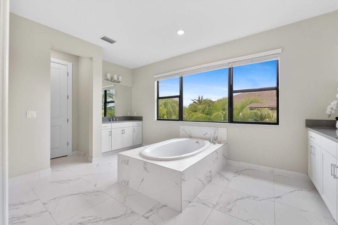 Activo con contrato: $1,777,000 (7 camas, 5 baños, 5369 Pies cuadrados)