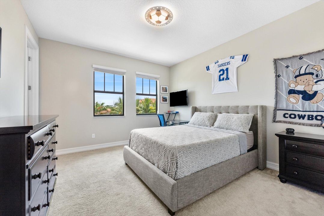 Activo con contrato: $1,777,000 (7 camas, 5 baños, 5369 Pies cuadrados)