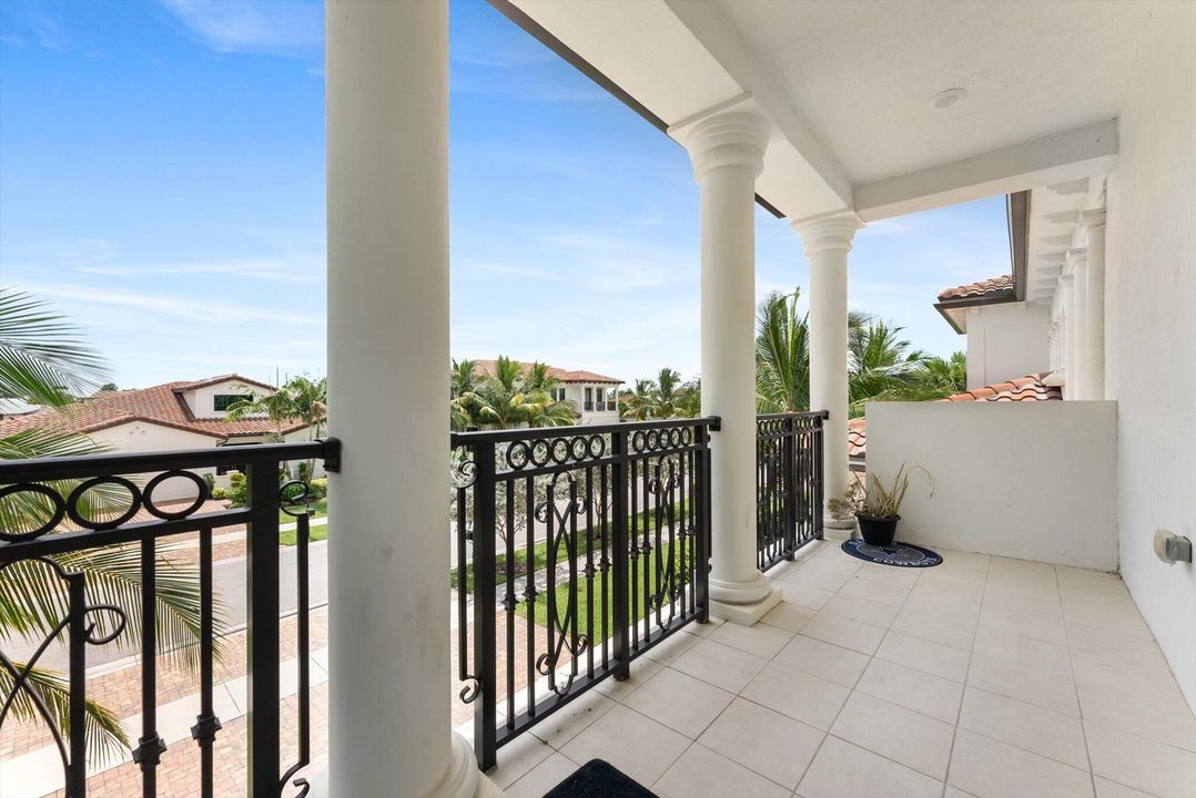 Activo con contrato: $1,777,000 (7 camas, 5 baños, 5369 Pies cuadrados)