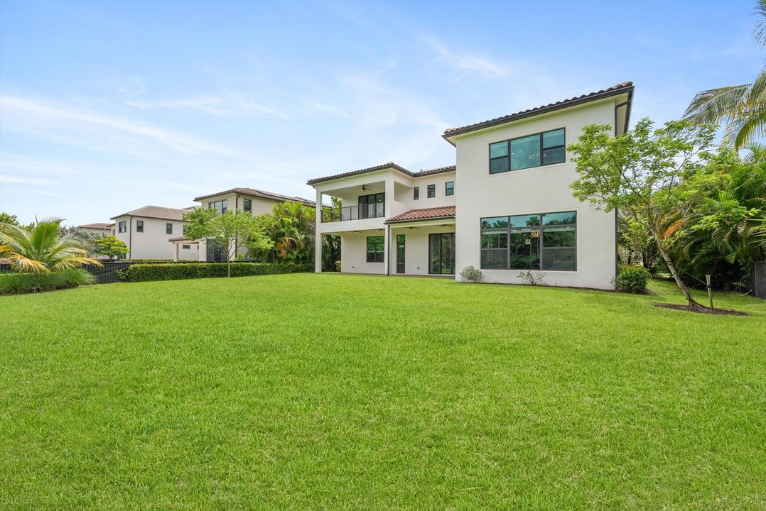 Activo con contrato: $1,777,000 (7 camas, 5 baños, 5369 Pies cuadrados)