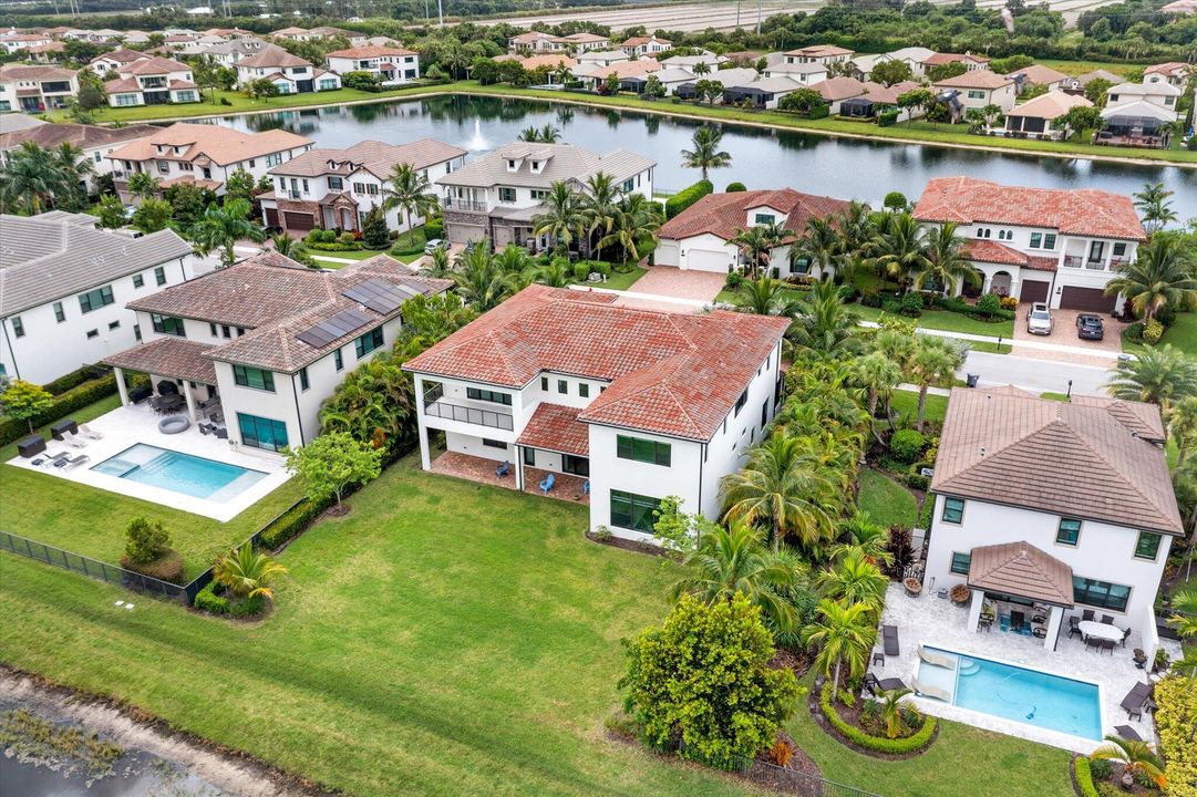 Activo con contrato: $1,777,000 (7 camas, 5 baños, 5369 Pies cuadrados)