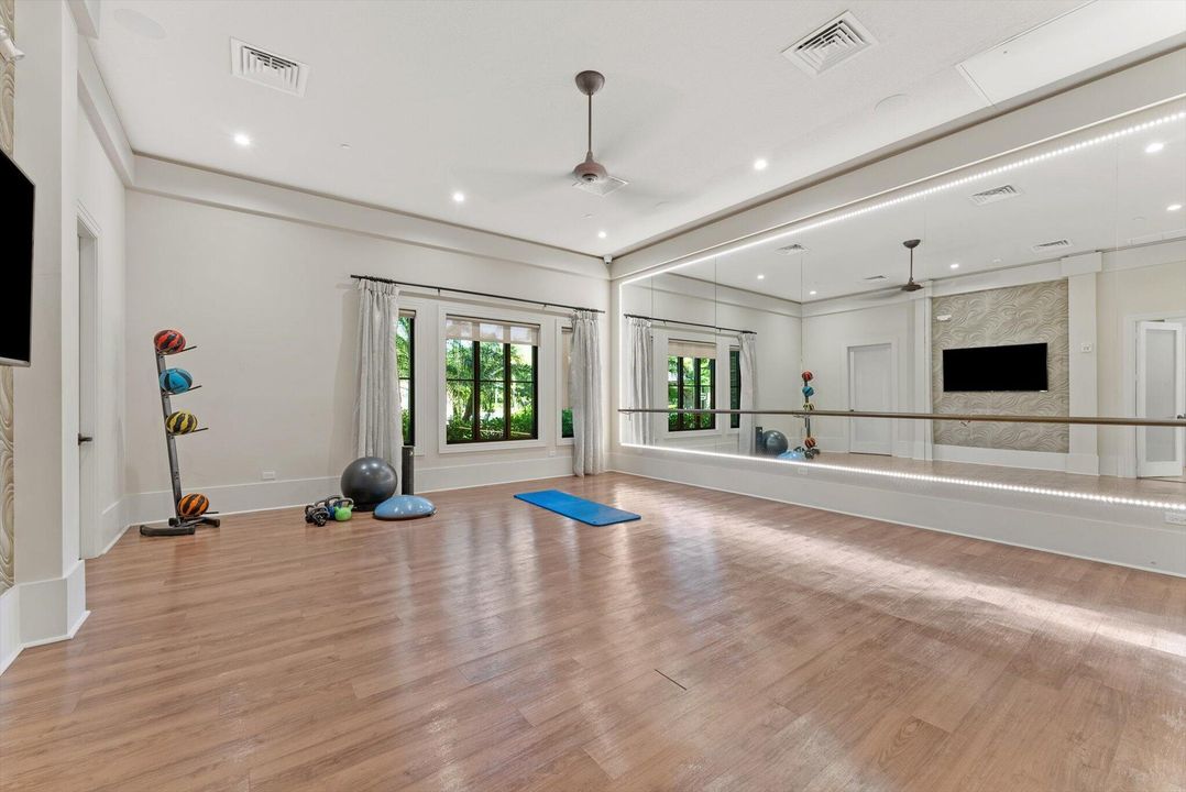 Activo con contrato: $1,777,000 (7 camas, 5 baños, 5369 Pies cuadrados)