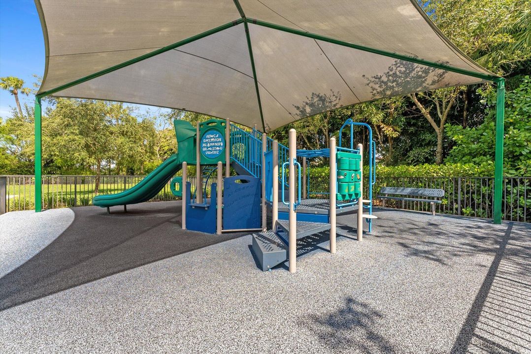 Activo con contrato: $1,777,000 (7 camas, 5 baños, 5369 Pies cuadrados)