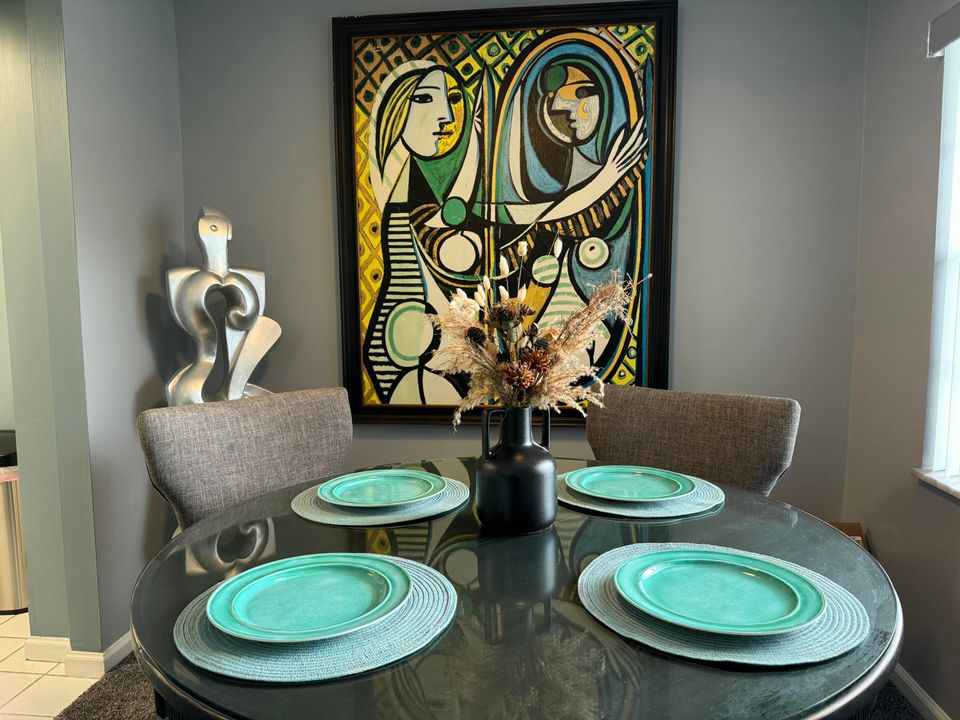 待售: $199,000 (2 贝兹, 1 浴室, 840 平方英尺)