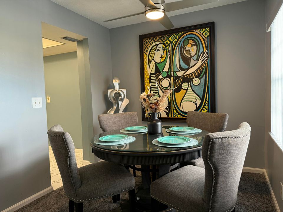 待售: $199,000 (2 贝兹, 1 浴室, 840 平方英尺)