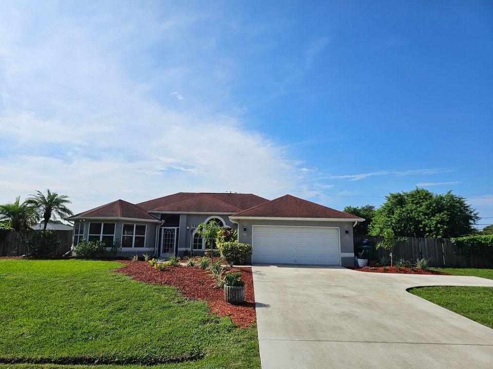 Recently Rented: $3,500 (3 beds, 2 baths, 1767 Square Feet)