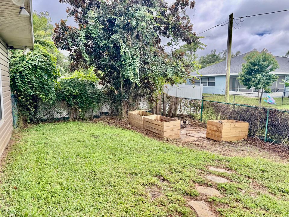 For Sale: $299,000 (3 beds, 2 baths, 1847 Square Feet)