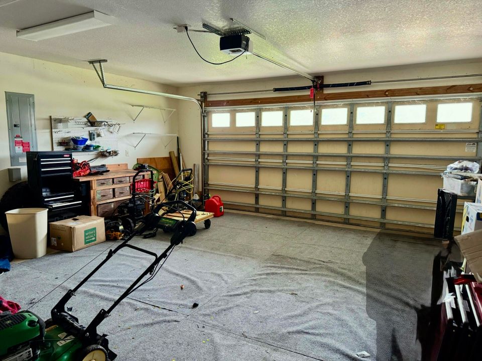 For Sale: $299,000 (3 beds, 2 baths, 1847 Square Feet)