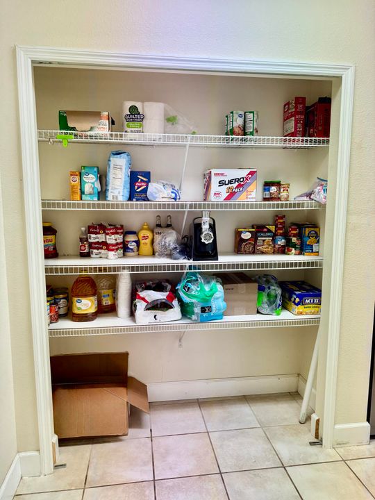 For Sale: $299,000 (3 beds, 2 baths, 1847 Square Feet)