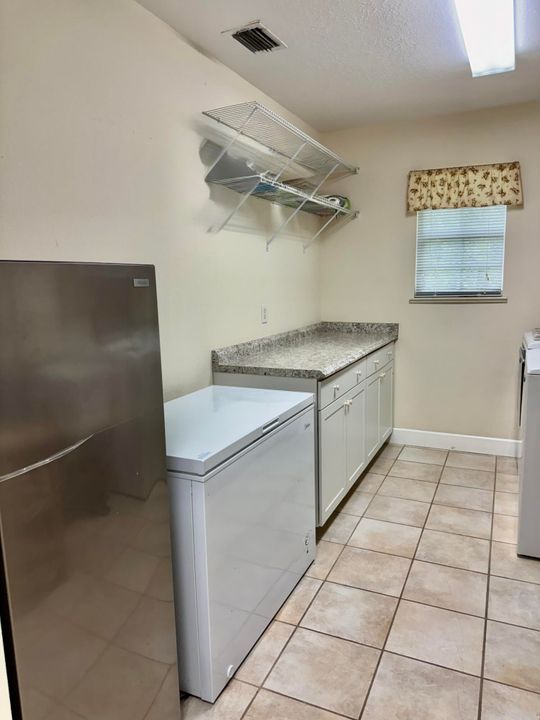 For Sale: $299,000 (3 beds, 2 baths, 1847 Square Feet)