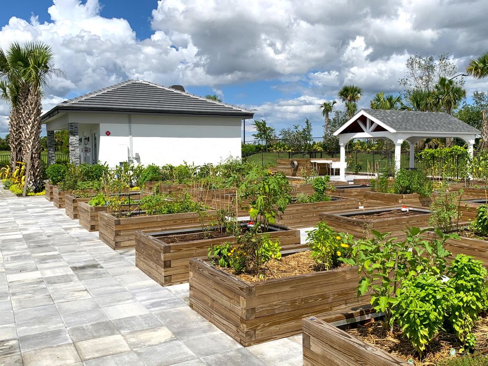 待售: $777,000 (3 贝兹, 2 浴室, 2580 平方英尺)